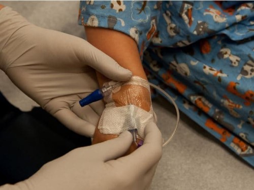 Pediatric patient getting an IV at Children's Mercy