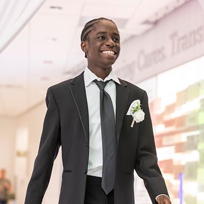 Yona was dressed to the nines as he walked into the Children’s Mercy Patient Prom in 2025.